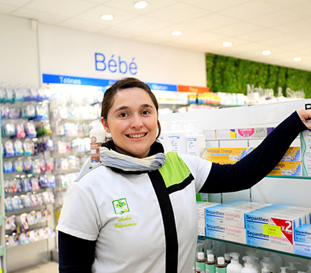 Pharmacienne, préparatrice en pharmacie de la pharmacie et parapharmacie Demouix à Venerque (31).